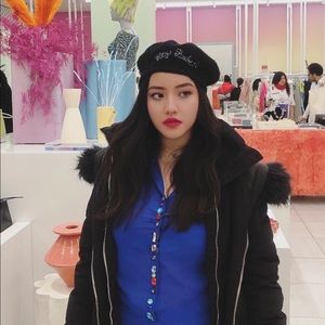 Meet your Posher, Evelyn